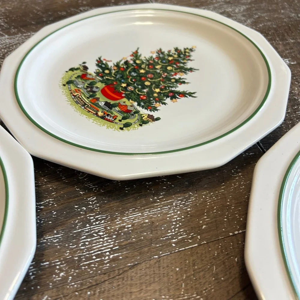 Vtg Pfaltzgraff Christmas Heritage Stoneware 10in Dinner Plates Set of 4 Tree
